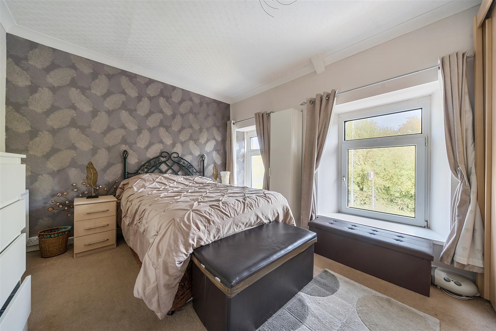 Pentre Road, Grovesend, Swansea, SA4 8DD